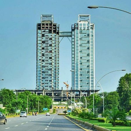 Lux Stays One Constitution Ave Islamabad Exteriör bild